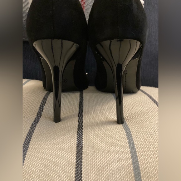 Guess Suede Stiletto Heels with Silver Studs Black "WGMAIRE" Sz 8 NEW No Box - Picture 6 of 8